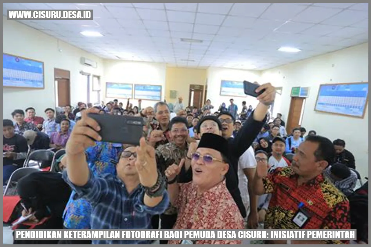 Pendidikan Keterampilan Fotografi bagi Pemuda Desa Cisuru: Inisiatif Pemerintah