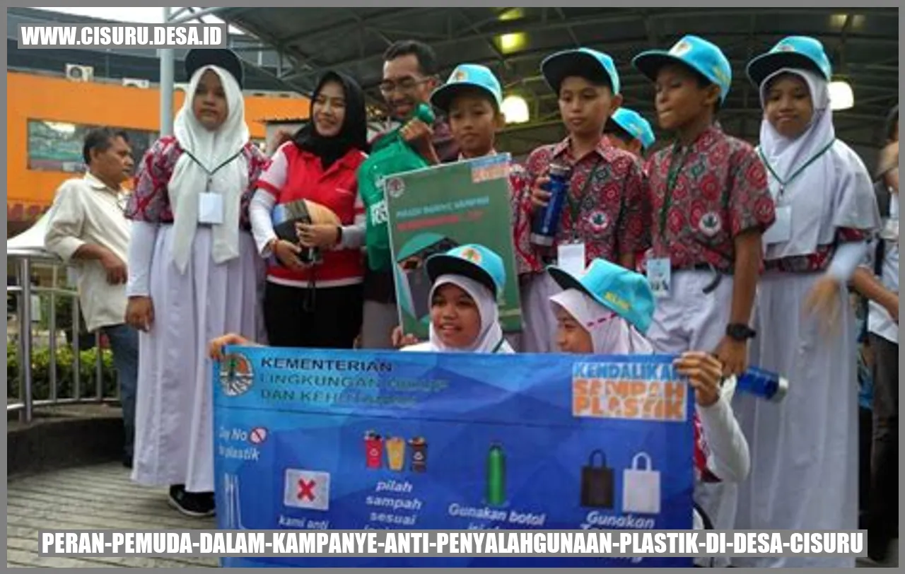 Foto Pemuda Mendidik Masyarakat tentang Bahaya Plastik